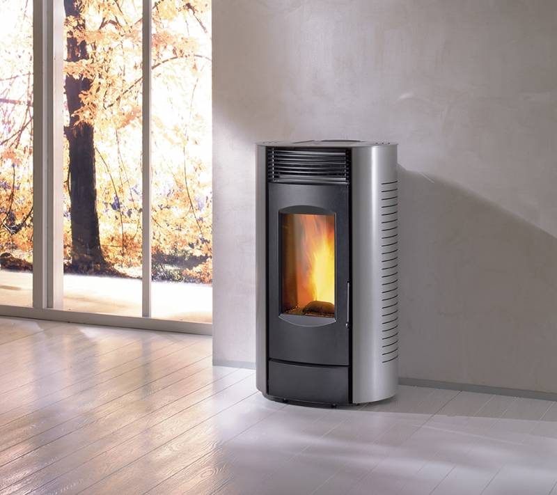 Poêle à granulés à ventilation désactivable ARENGA IP9 de chez INVICTA CHATEAUNEUF-LES-MARTIGUES