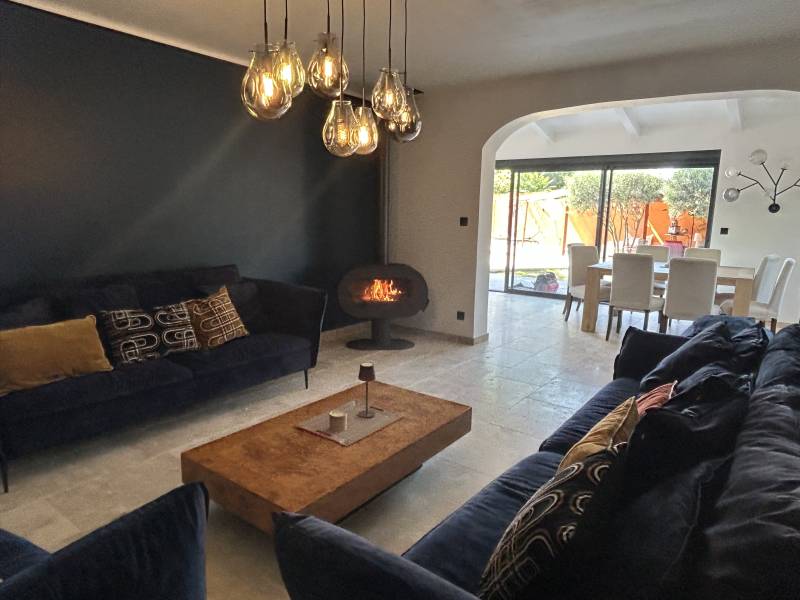 Installation Professionnelle de votre Poêle à Bois Invicta Fifty à Aix-en-Provence