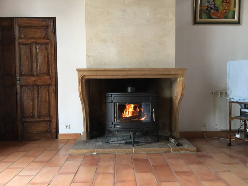 Poêle à bois MANDOR de chez INCVICTA sur Château Gombert